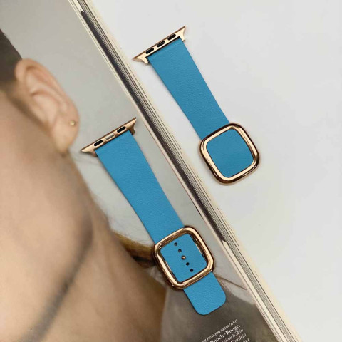 Кожаный ремешок Modern Buckle Leather на Apple Watch 42/44/45mm Gold/Cornflower Кожаный ремешок Modern Buckle Leather на Apple Watch 42/44/45mm Gold/Cornflower